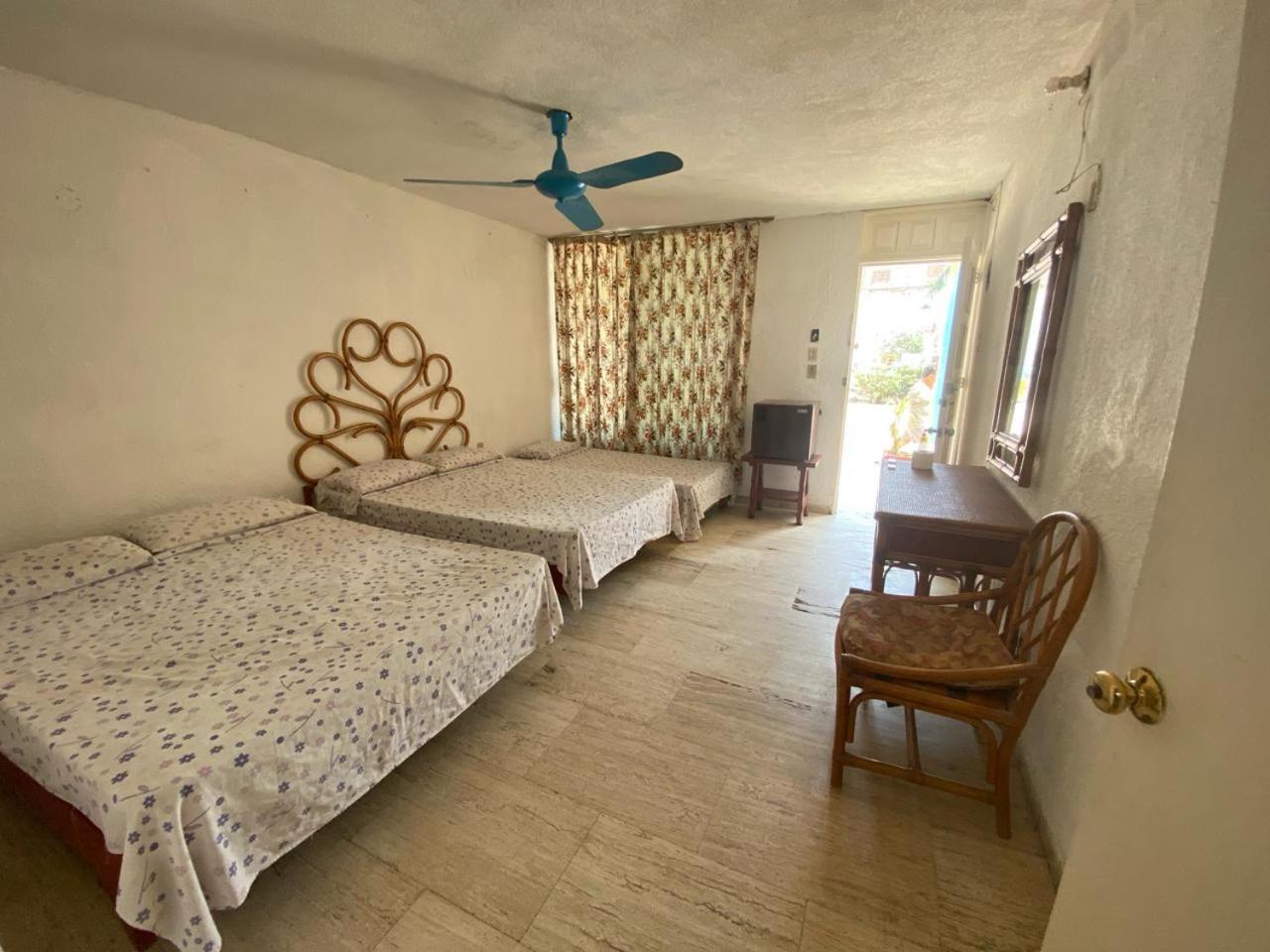 Casa De Huespedes Walton Hotel Acapulco Eksteriør billede